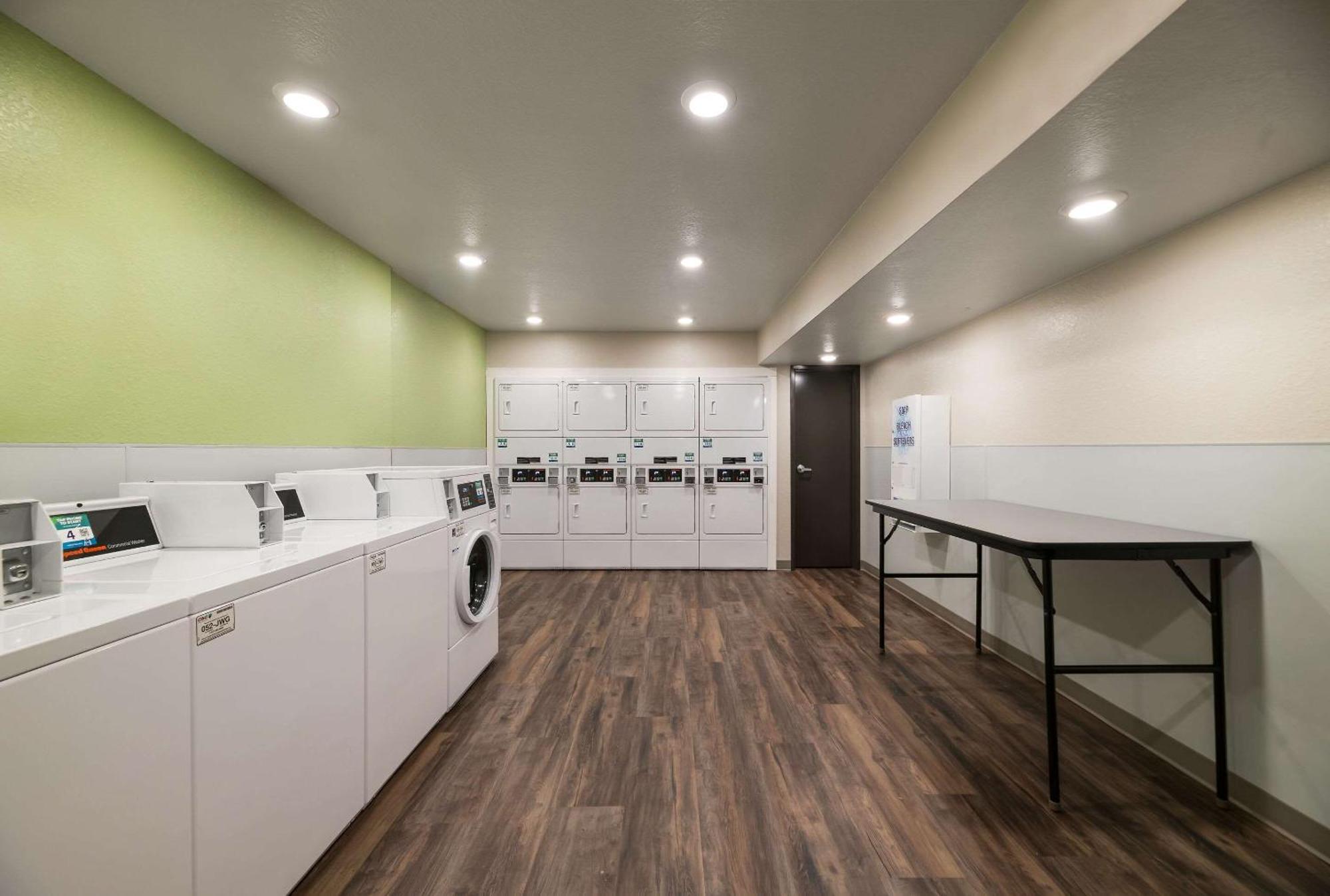 Woodspring Suites Cocoa Beach - ロックレッジ エクステリア 写真
